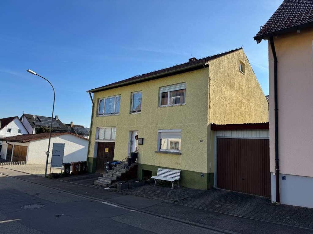 Immobilie in Steinheim am Albuch - renovierungsbedürftiges Einfamilienhaus in Steinheim zu verkaufen. - Bild 1