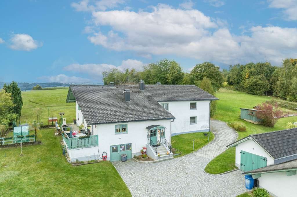Immobilie in Neureichenau - Teilweise vermietetes Zweifamilienhaus in ruhiger Lage - Bild 0
