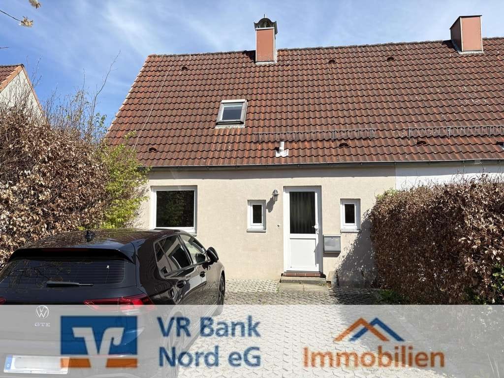 Immobilie in Schleswig - Charmante Doppelhaushälfte mit Garten und vielseitiger Nutzfläche in Schleswig-Friedrichsberg - Bild 0
