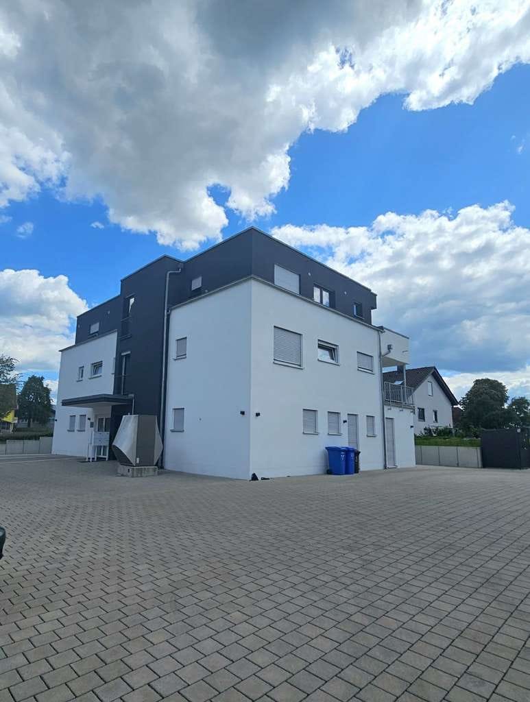 Immobilie in Eschach - Neuwertige  2.5 Zi. -Wohnung mit herrlichem Terrassenbalkon! - Bild 2