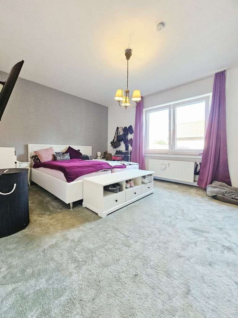 Immobilie in Leopoldshöhe - Großzügiges Zweifamilienhaus mit über 2.065 m² Grundstück und zusätzlichem Entwicklungspotenzial - Bild 4