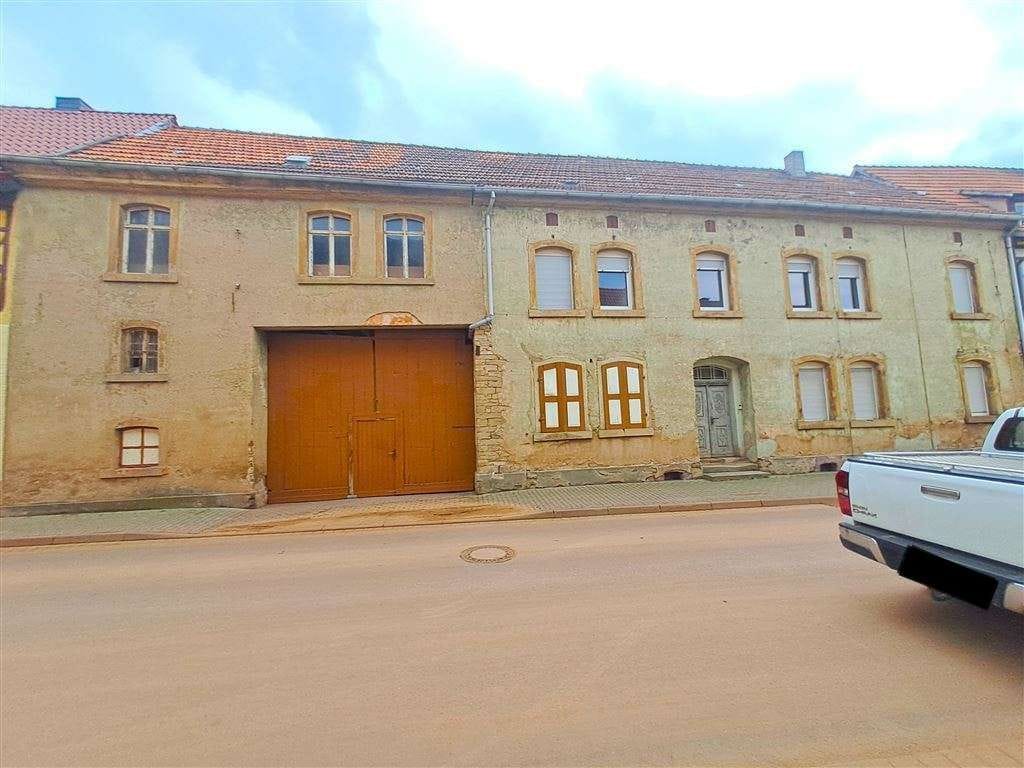 Immobilie in Wallhausen - Zweifamilienhaus mit Ausbaupotential mitten in Wallhausen - Bild 0