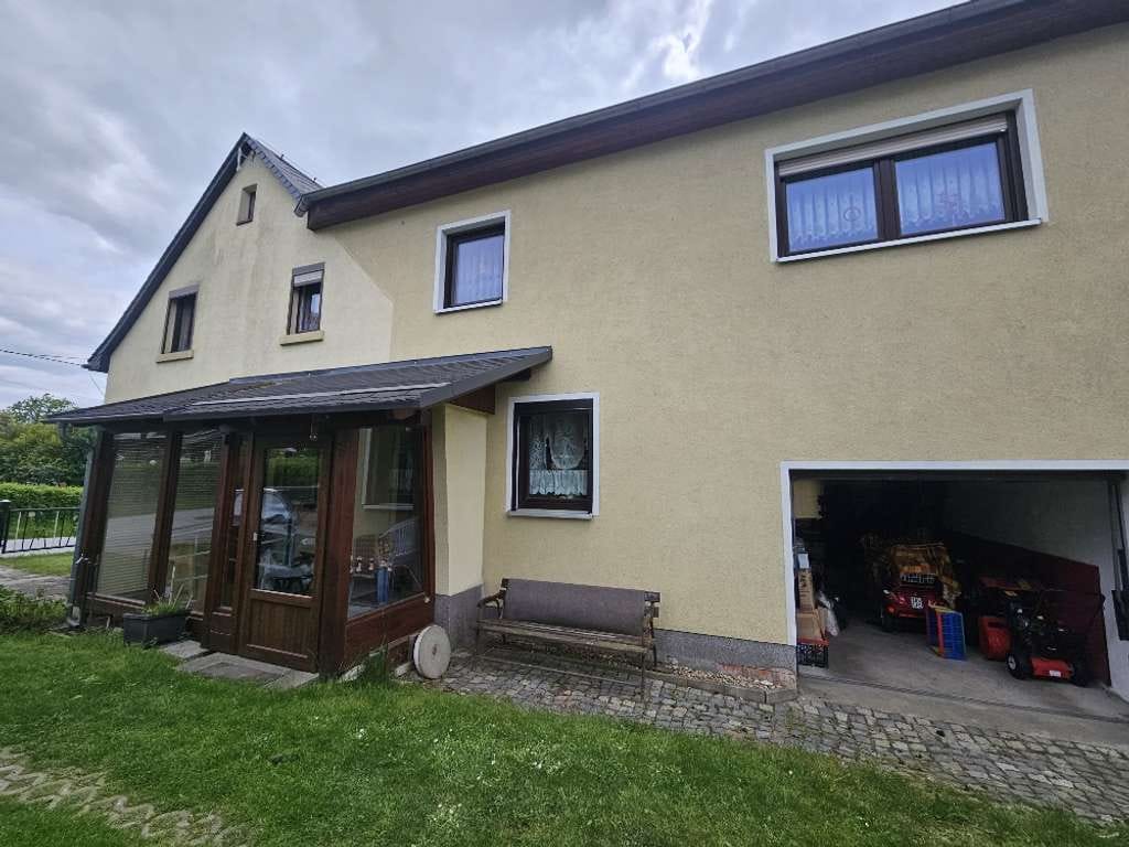 Immobilie in Steinigtwolmsdorf - Großzügiges Einfamilienhaus mit Einliegerwohnung im schönen Weifa - Bild 1