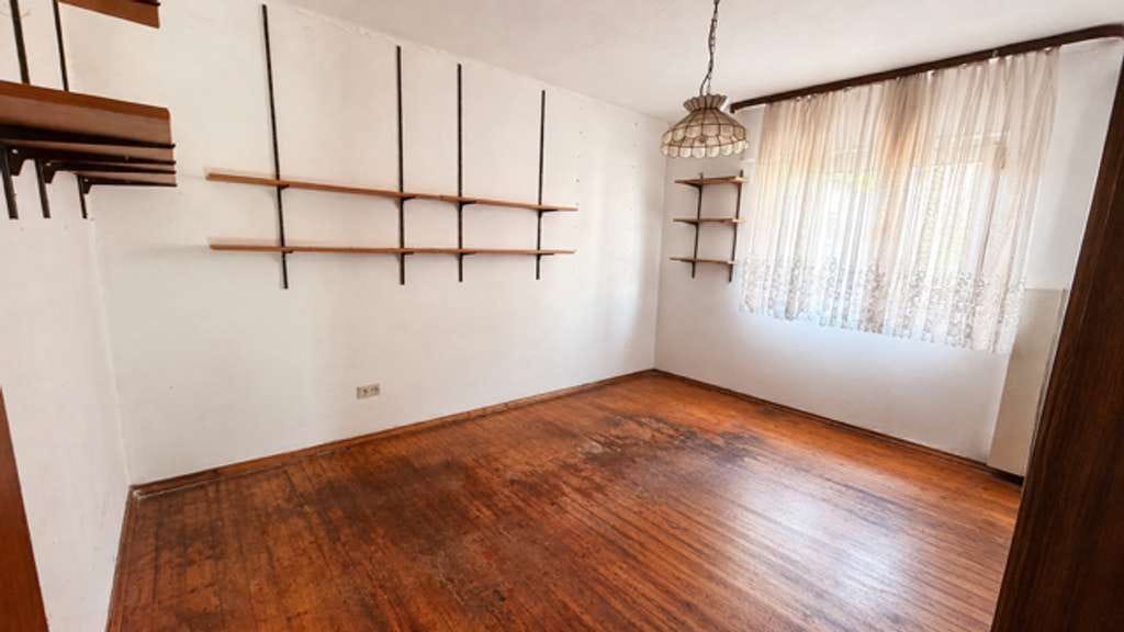 Immobilie in Rammelsbach - Sanierungsbedürftiges Einfamilienhaus mit Garage und viel Gestaltungspotenzial - Bild 2
