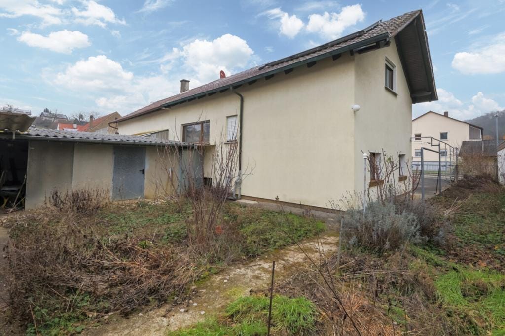 Immobilie in Königsbach-Stein - Viel Platz für Familie & Ideen - Doppelhaushälfte mit Wintergarten und Nebengebäude! - Bild 2