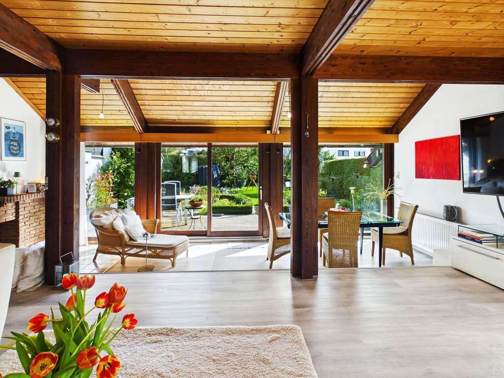 Immobilie in Neuhausen auf den Fildern - Ein Gartenparadies zum Staunen – besondere Doppelhaushälfte mit Galerie und Kamin in Neuhausen - Bild 3