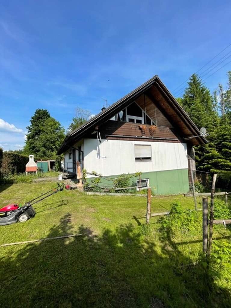 Immobilie in Opfenbach - Mehrfamilienwohnhaus in Opfenbach
eine Kapitalanlage mit drei Einheiten - Bild 1