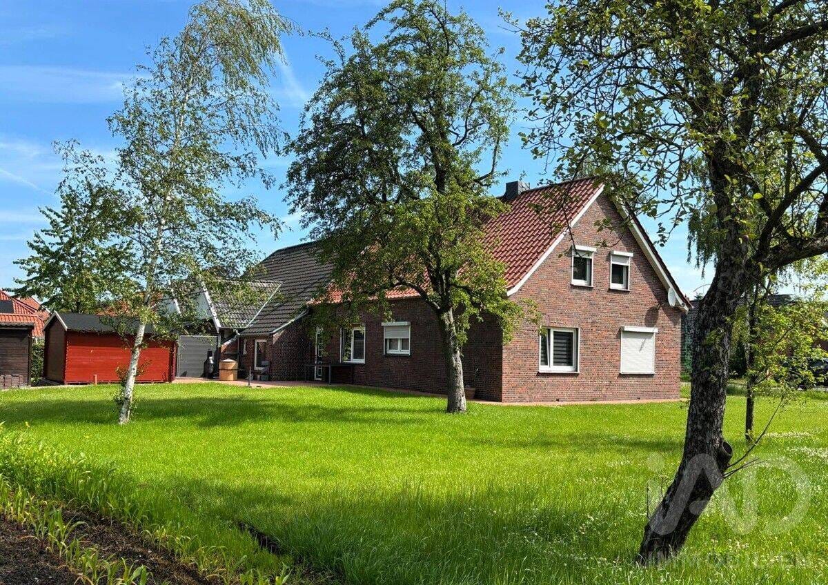 Immobilie in Neukamperfehn - "Zweifamilienhaus mit großem Grundstück - Investitionschance in Neukamperfehn" - Bild 3