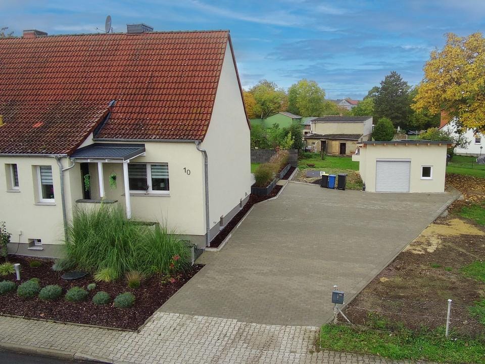 Immobilie in Schkölen - Ihr neues Zuhause in Schkölen – Modernes Wohnen trifft ländlichen Charme - Bild 0