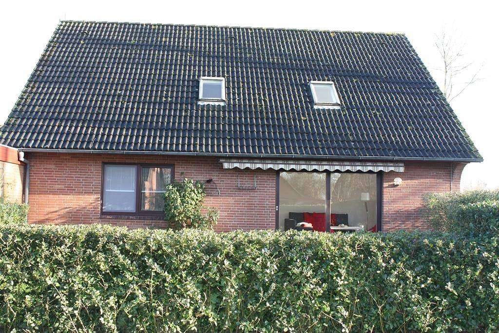 Immobilie in Vollerwiek - Neu renoviertes Wohnhaus mit zwei separaten Wohnungen im Dorfkern von Vollerwiek zu verkaufen - Bild 1