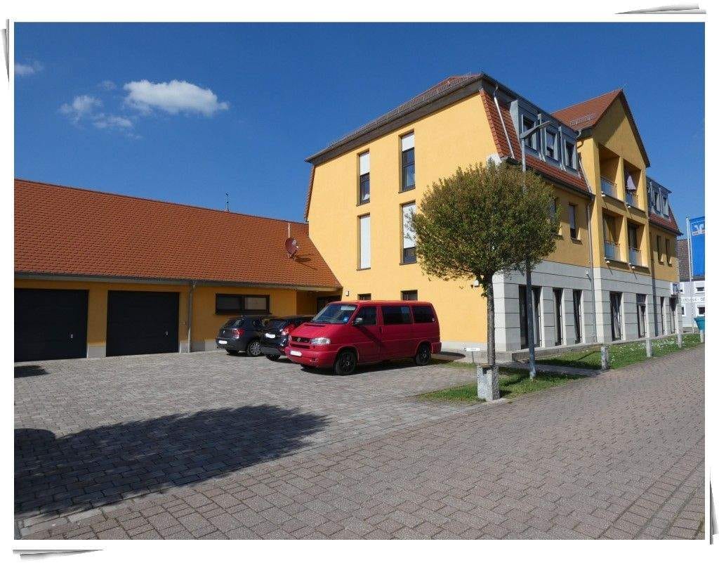 Immobilie in Schopfloch - Topp ausgestattete 3-Zimmer-Eigentumswohnung mit Einbauküche, Balkon und Garage - Bild 2