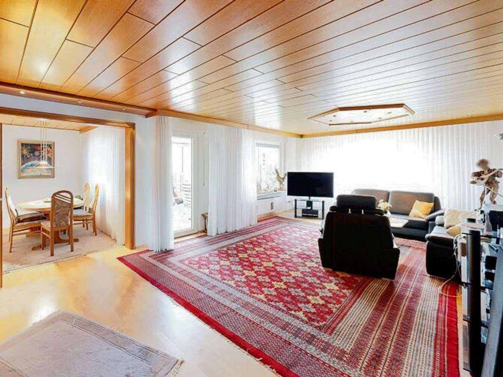 Immobilie in Weisenheim am Berg - Charmanter Bungalow in ruhiger Wohnlage - gepflegt, großzügig und mit viel Herz - Bild 2