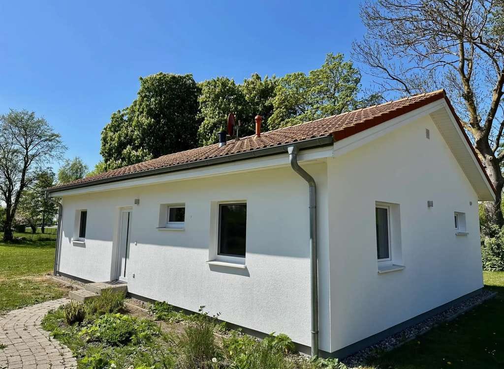 Immobilie in Schaprode - Von privat: Moderner Wohntraum auf Rügen - Gepflegter Bungalow auf 2.500 m² -  - Bild 2