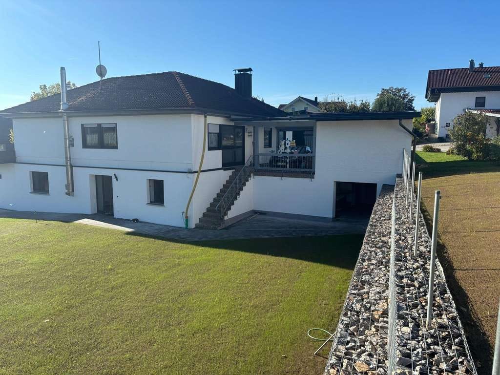 Immobilie in Windorf - Platz für die ganze Familie - freistehendes Einfamilienhaus mit Terrasse & großem Garten - Bild 1