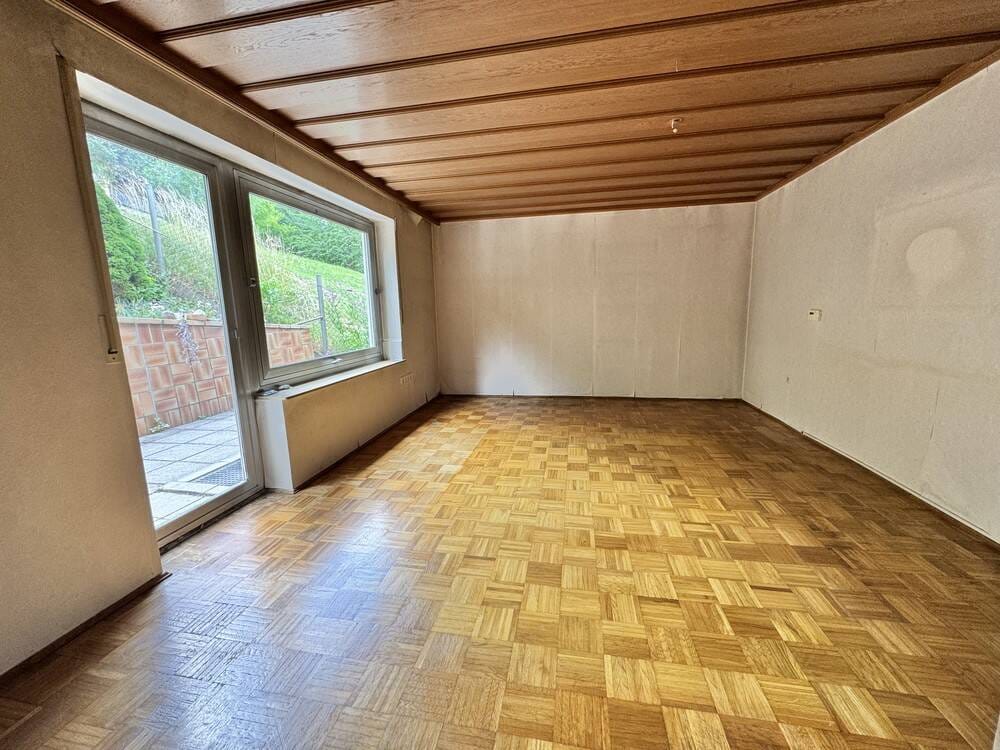 Immobilie in Weißenburg i. Bay. - WEITBLICK - Ein-/Zweifamilienhaus mit zwei Garagen für das kl. Budget - Bild 1