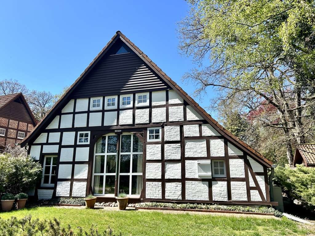 Immobilie in Hemmoor - Romantisches Fachwerkbauernhaus im Land der Oste - Bild 1