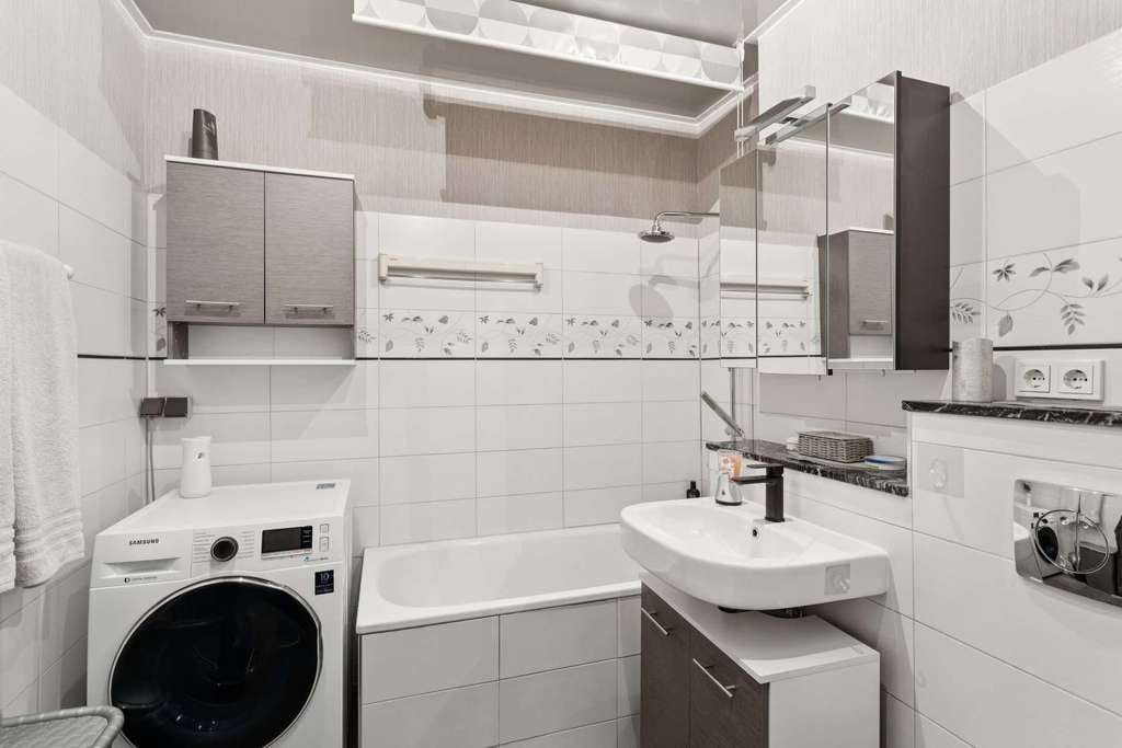 Immobilie in Rüdersdorf bei Berlin - Der erste Schritt ins Eigentum – Modernisierte 3 Zimmer mit Balkon und Stellplatz - Bild 1
