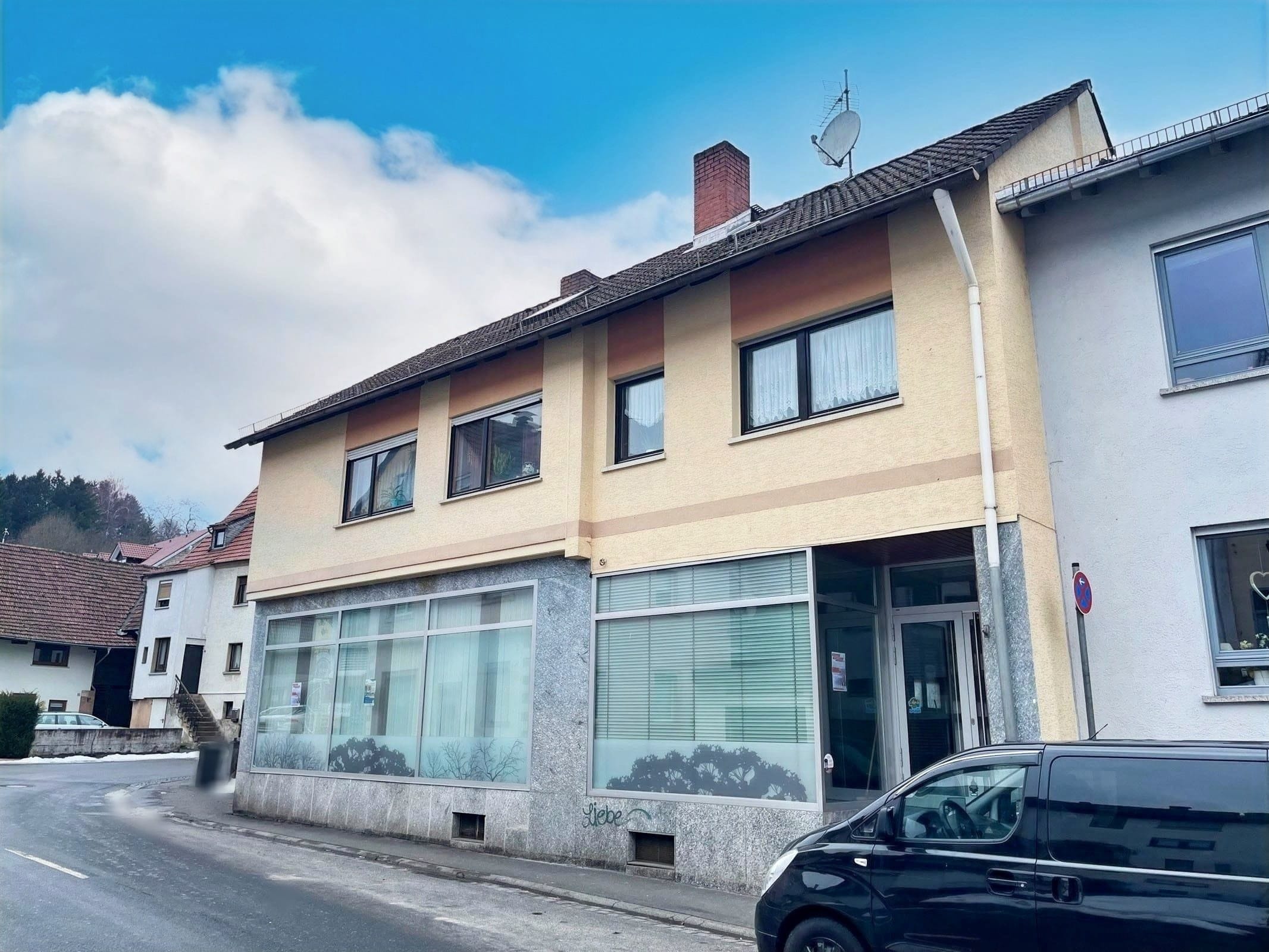 Immobilie in Weibersbrunn - Groß, gepflegt & preiswert! - Bild 1