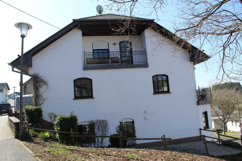 Immobilie in Horath - Großzügiges Einfamilienhaus mit Einliegerwohnung und viel Grundstück im Grünen - Bild 2