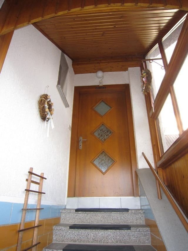 Immobilie in Bad Liebenstein - Freiraum für die ganze Familie - Zweifamilienhaus in Top Lage u. Blick zur Burgruine - Bild 4