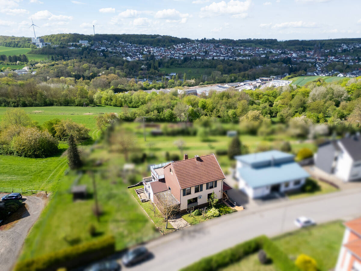 Immobilie in Püttlingen - Großzügiges Zweifamilienhaus in Püttlingen - Bild 2