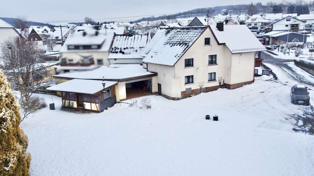 Immobilie in Atzelgift - **Großzügiges Wohnhaus mit traumhaftem Areal in Atzelgift** - Bild 1