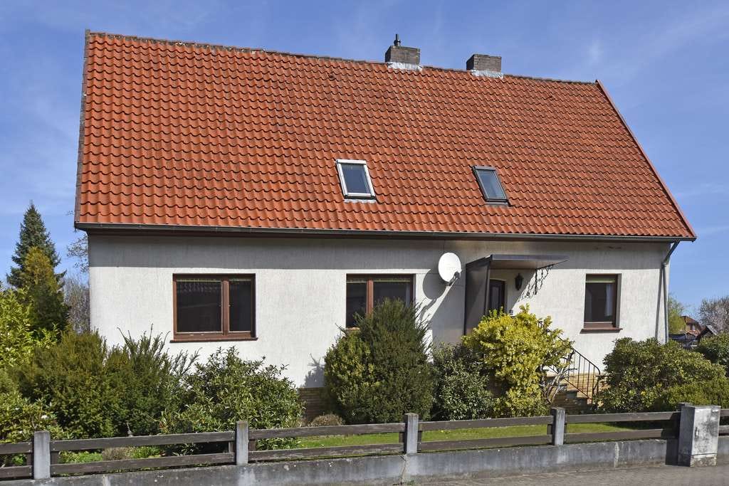 Immobilie in Katlenburg-Lindau - Großzügiges Ein-/Zweifamilienhaus mit weitläufigem Garten & vielseitig nutzbarem Nebengebäude - Bild 0