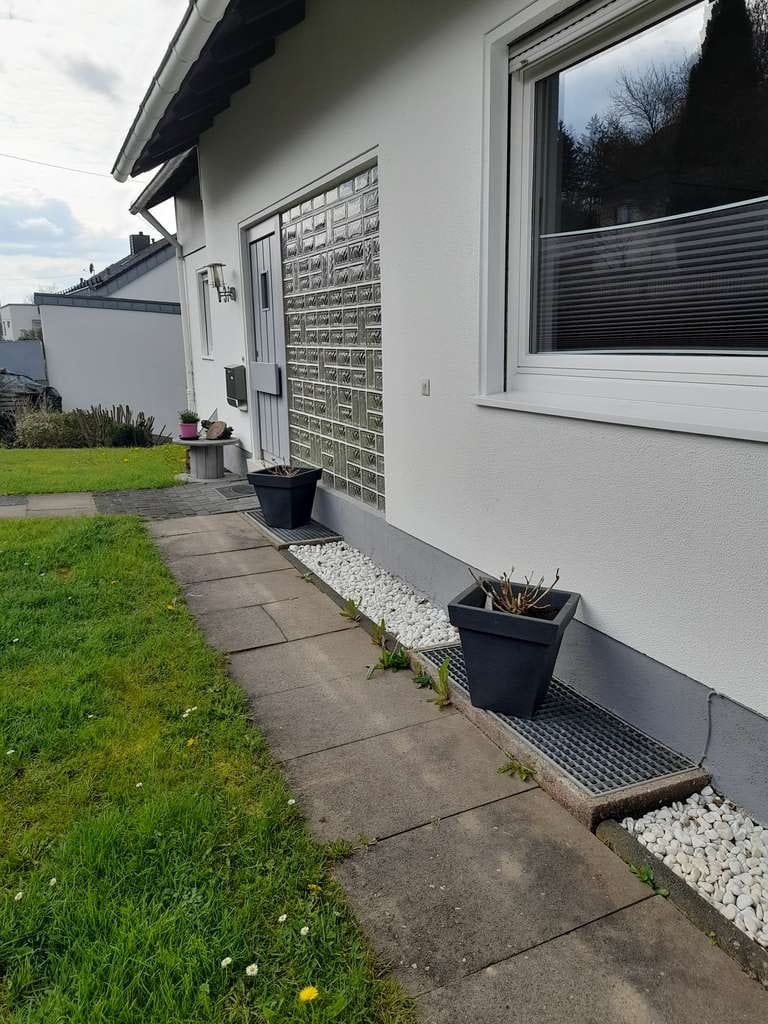 Immobilie in Wilnsdorf - Wilnsdorf OT Niederdielfen, großzügiges 2 Familienhaus  110/70m² in sonniger Aussichtslage - Bild 2