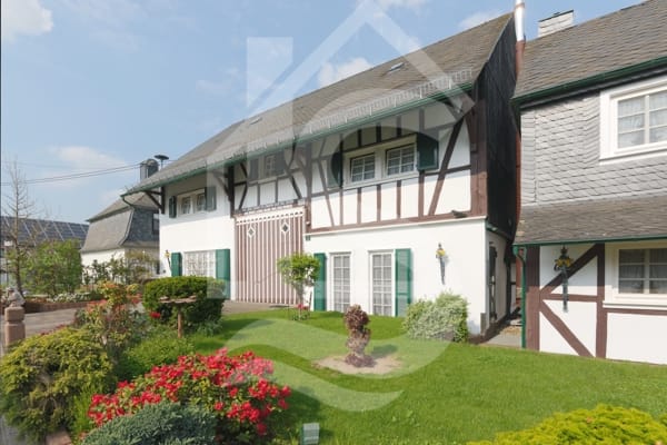 Immobilie in Reidenhausen - Wunderschönes, kernsaniertes Bauernhaus mit Scheune in zentraler Lage von Reidenhausen, nähe Blank - Bild 3