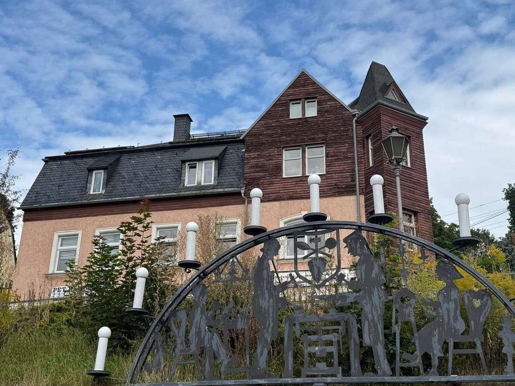 Immobilie in Grünhain-Beierfeld - Wohnen und Vermieten unter einem Dach! - Bild 3