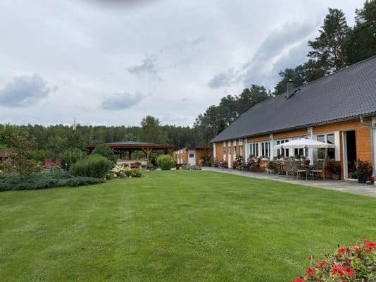 Immobilie in Grünheide (Mark) - 2 Wohneinheiten im Bungalowstil nahe Möllensee, POOL und Gewerbenutzung - Bild 0