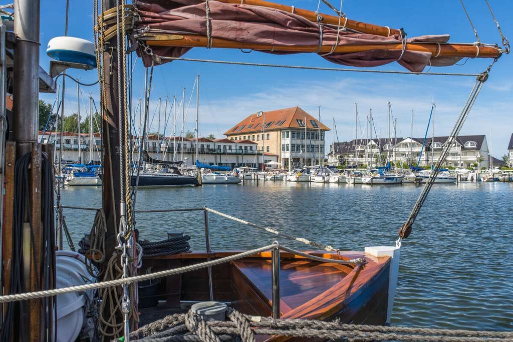 Immobilie in Trassenheide - Kapitalanlage Ostsee: Saniertes Villenanwesen zur Ferienvermietung mit 9 Appartements - Bild 1