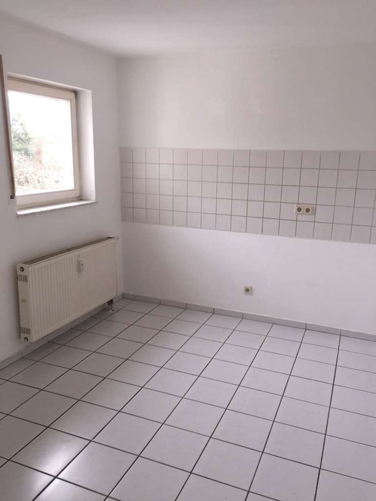 Immobilie in Glauchau - Bezugsfrei! Helle 3-Zi.-Eigentumswohnung im DG - Bild 3