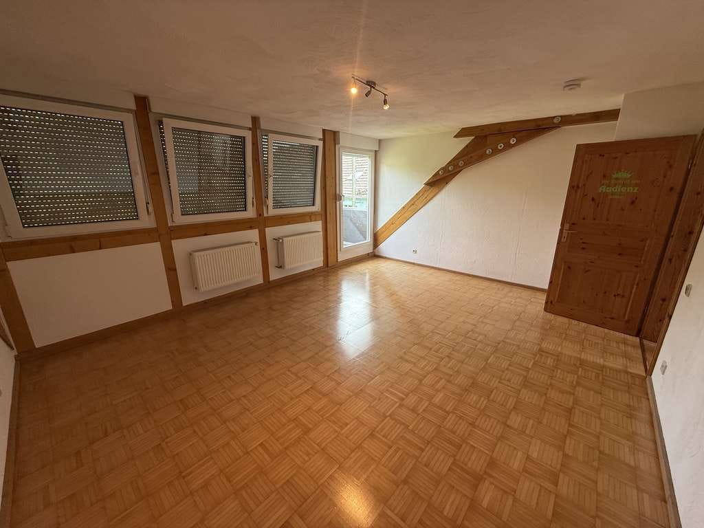 Immobilie in Thaleischweiler-Fröschen - Großzügige Dachgeschosswohnung mit zwei Balkonen, Stellplatz und viel Stauraum - Bild 4