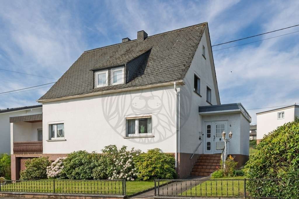 Immobilie in Westerburg - Westerburg/Stadt: Gepflegtes Einfamilienhaus mit Garage und großem Garten - Bild 1