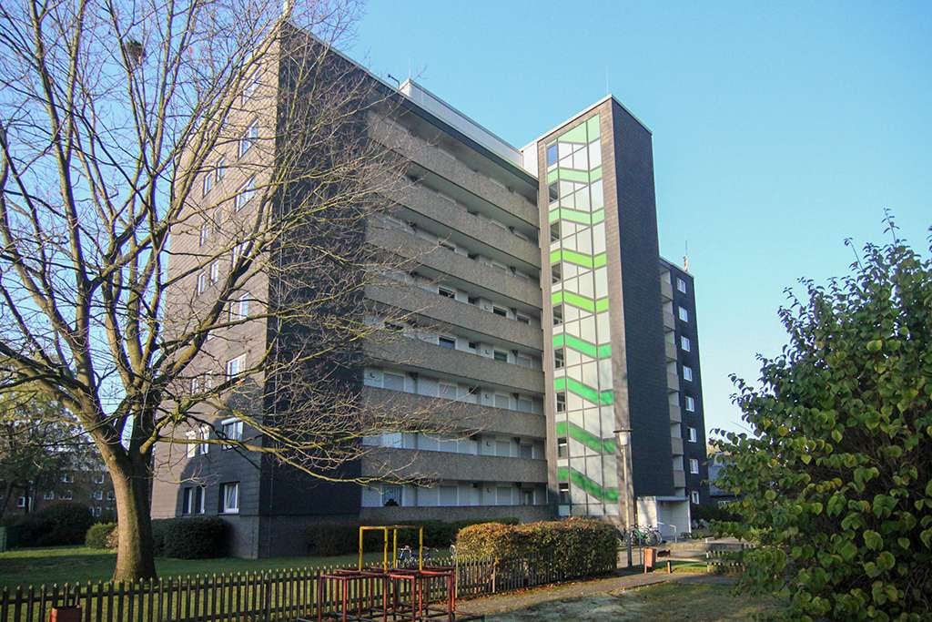 Immobilie in Voerde (Niederrhein) - Schöne Kapitalanlage im Herzen von Friedrichsfeld mit großem Balkon und Aufzug - Bild 1