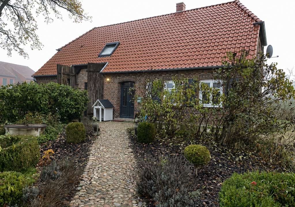 Immobilie in Dömitz - Kernsaniertes denkmalgeschütztes Einfamilienhaus Büdnerhaus - Bild 0