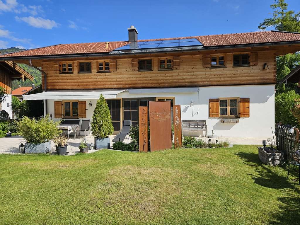 Immobilie in Kreuth - Sehr schönes Mehrgenerationenhaus mit herrlichen Garten und großer Terrasse  - Bild 3