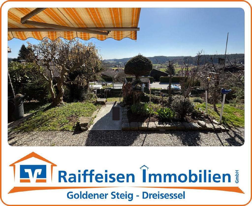 Immobilie in Grafenau - Gemütlicher, gepflegter Bungalow in ruhiger Aussichtslage - Bild 0