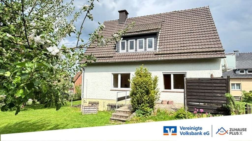 Immobilie in Willebadessen - Wohnhaus Bj. 1958 - ruhige Lage - schönes 823 qm Grundstück - Bild 3