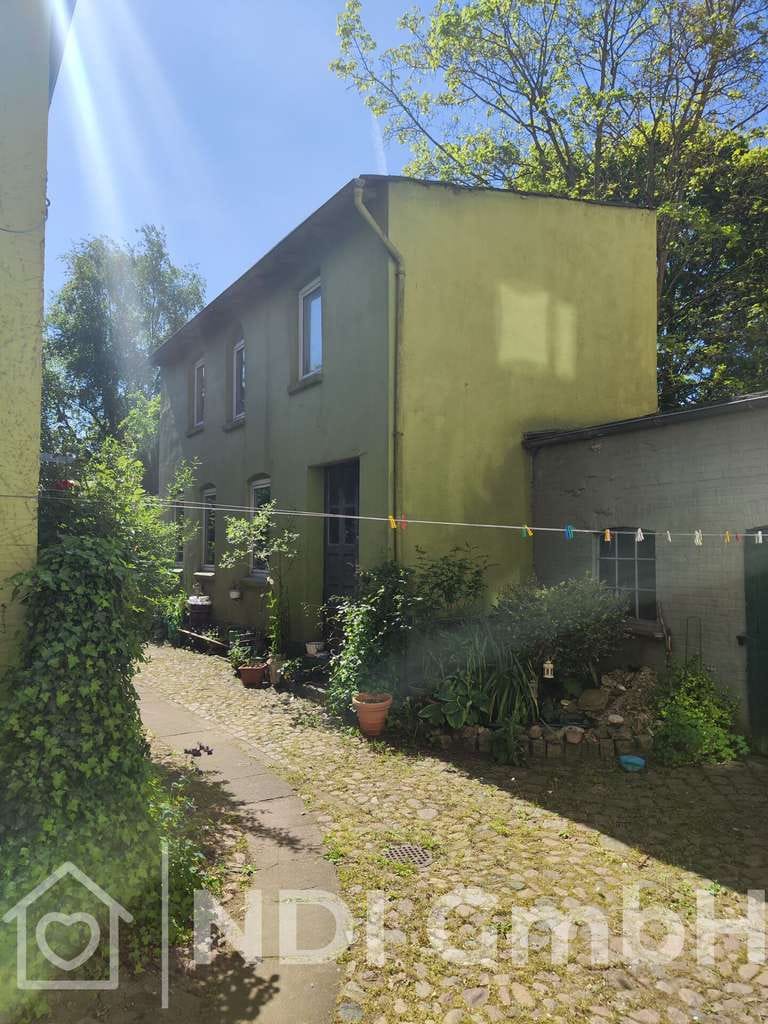Immobilie in Neumünster - Lagergebäude im Innenstadtbereich mit potenzial zum Loft Apartment - Bild 0