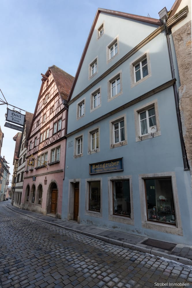 Immobilie in Rothenburg ob der Tauber - großzügiges Wohn- und Geschäftshaus in der Rothenburger Altstadt zu verkaufen - Bild 1
