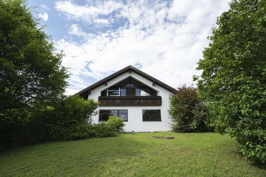 Immobilie in Lautertal - Exklusives Einfamilienhaus am Waldrand mit traumhaftem Panoramablick! - Bild 3
