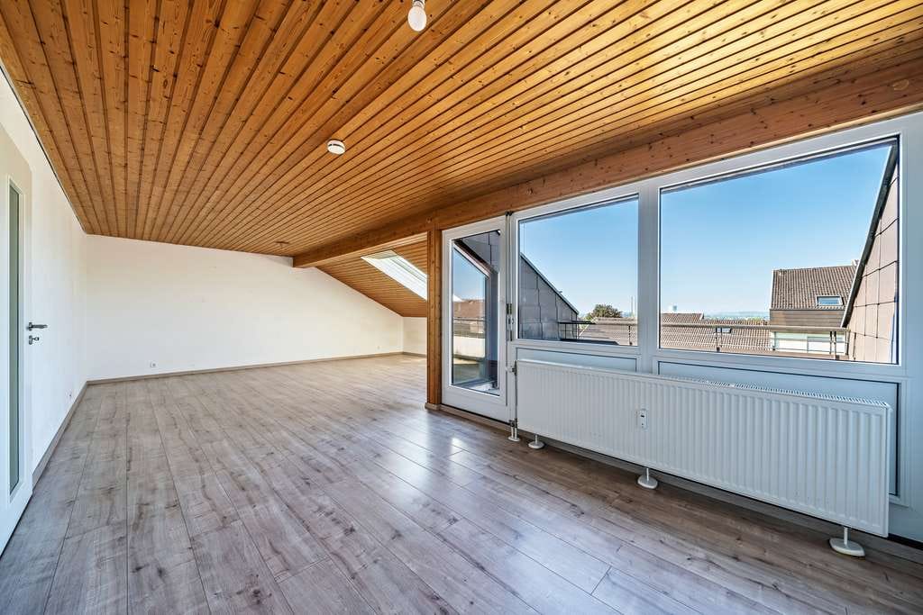 Immobilie in Neckarsulm - *Sonne, Weitblick und Wohnkomfort - Dachgeschosswohnung mit Aufzug* - Bild 3