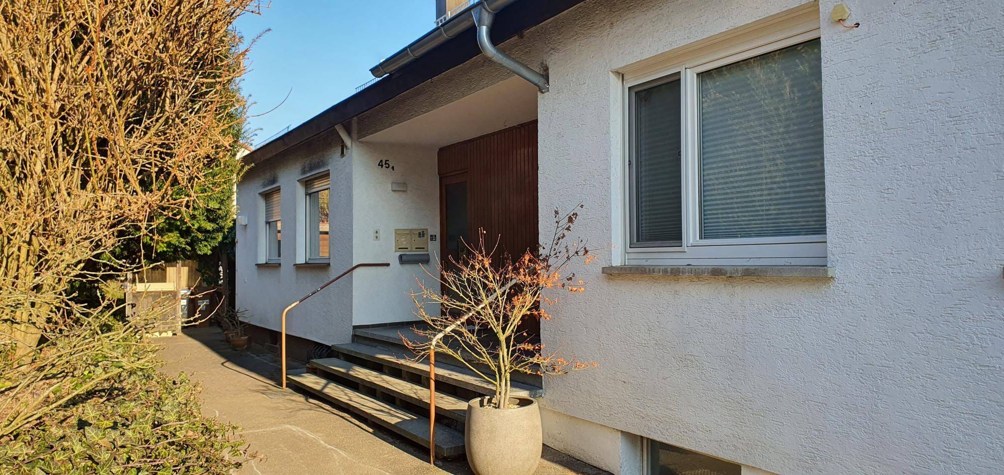 Immobilie in Ostfildern - Familienglück! Ein- bis Zweifamilienhaus in sonnig unverbaubarer Ortsrandlage, großem Garten, Garage - in Nellingen - Bild 1