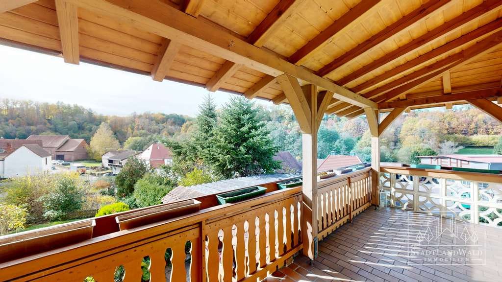 Immobilie in Bundenthal - Viel Platz mit Aussicht – Einfamilienhaus mit Garten, Balkonen & Garagen in Bundenthal - Bild 3