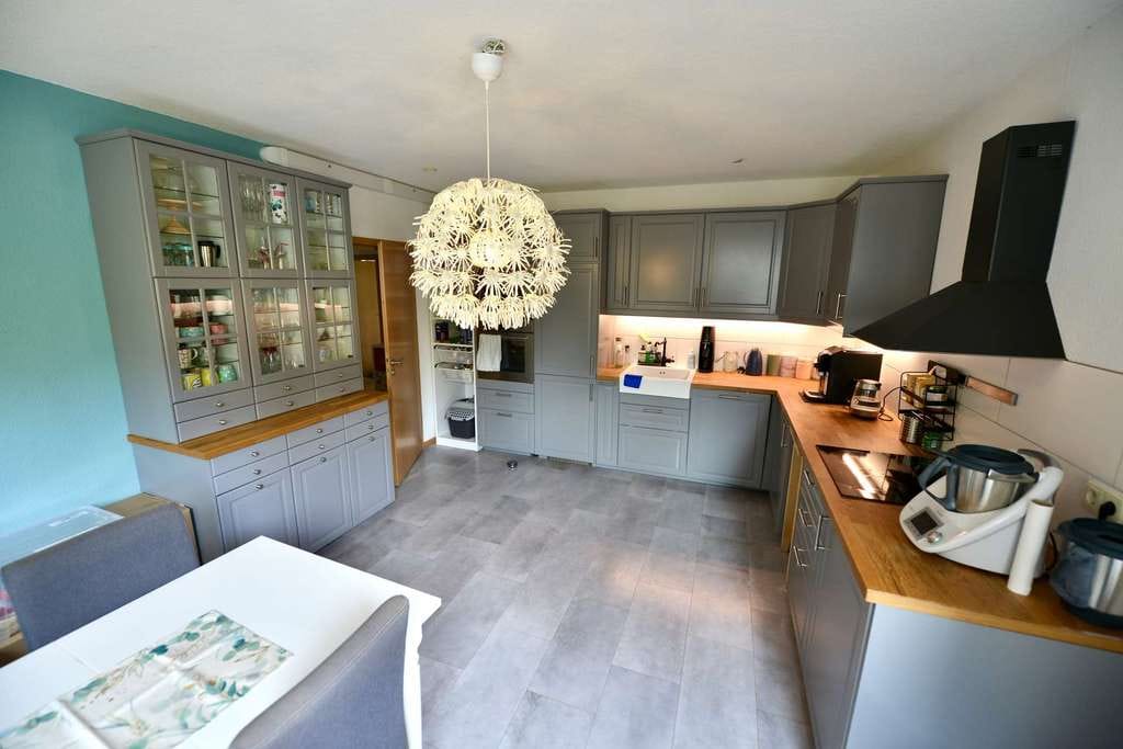 Immobilie in Ebringen - Charmante Erdgeschosswohnung mit Garten in ruhiger Lage von Ebringen: grün gelegen, ideal angebunden - Bild 0