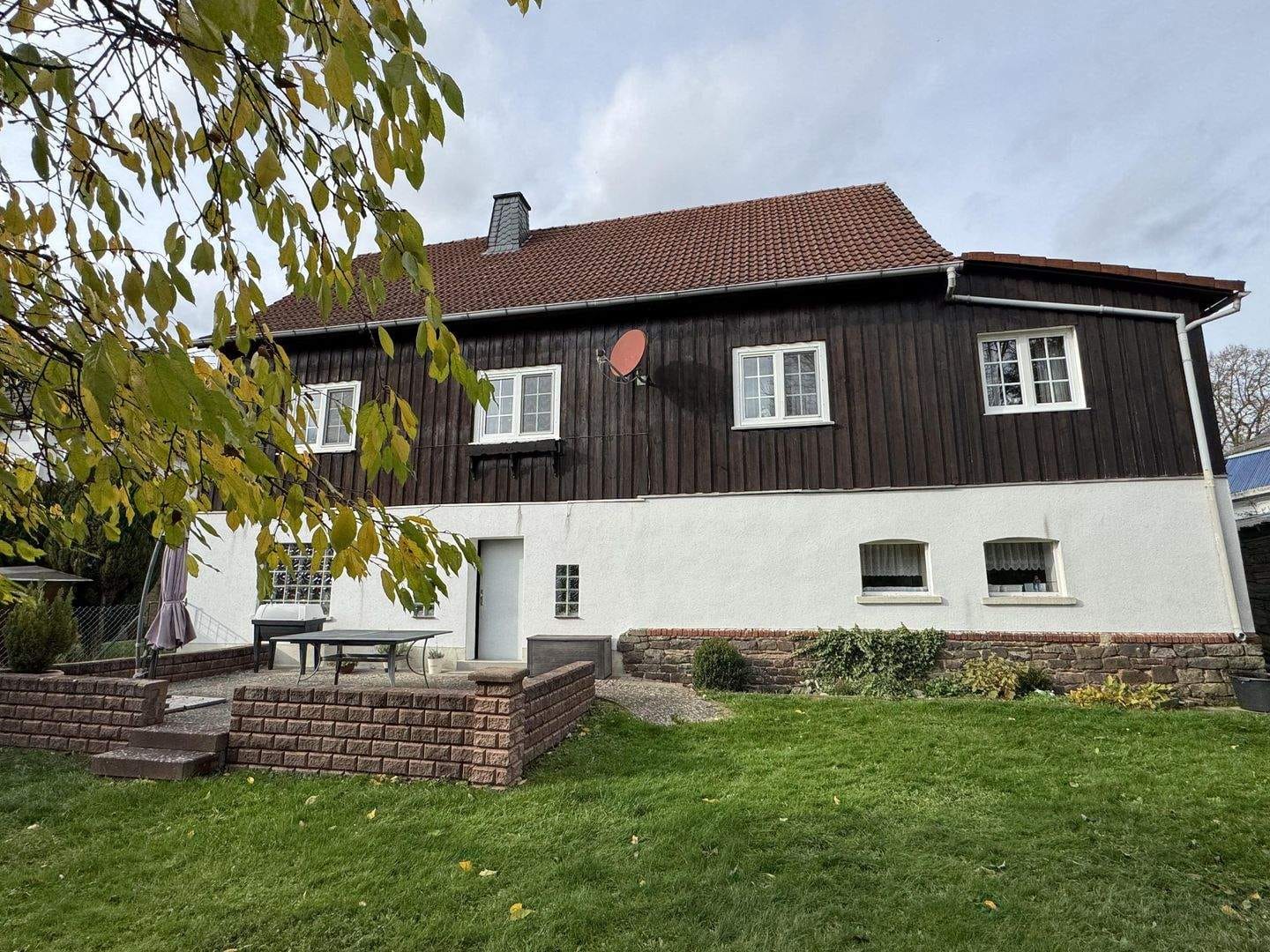 Immobilie in Allendorf - Zwei Einfamilienhäuser mit tollem Garten! - Bild 2