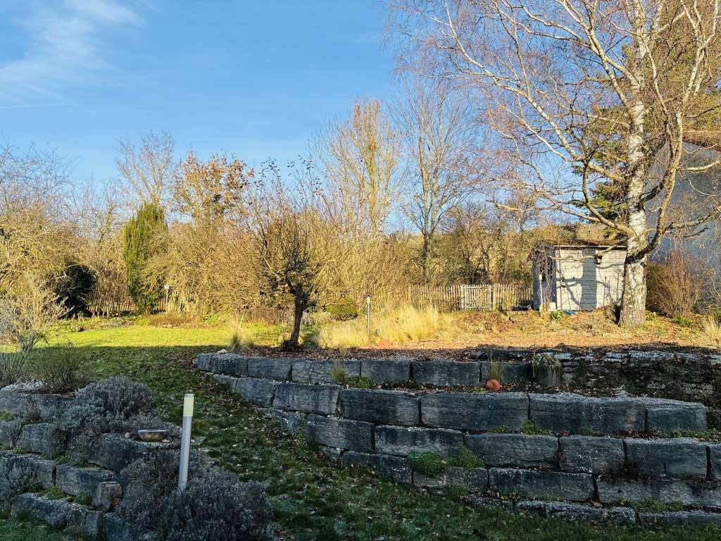 Immobilie in Lauda-Königshofen - Charmantes Einfamilienhaus mit Traumgarten am Dorfrand von Unterbalbach - Bild 2