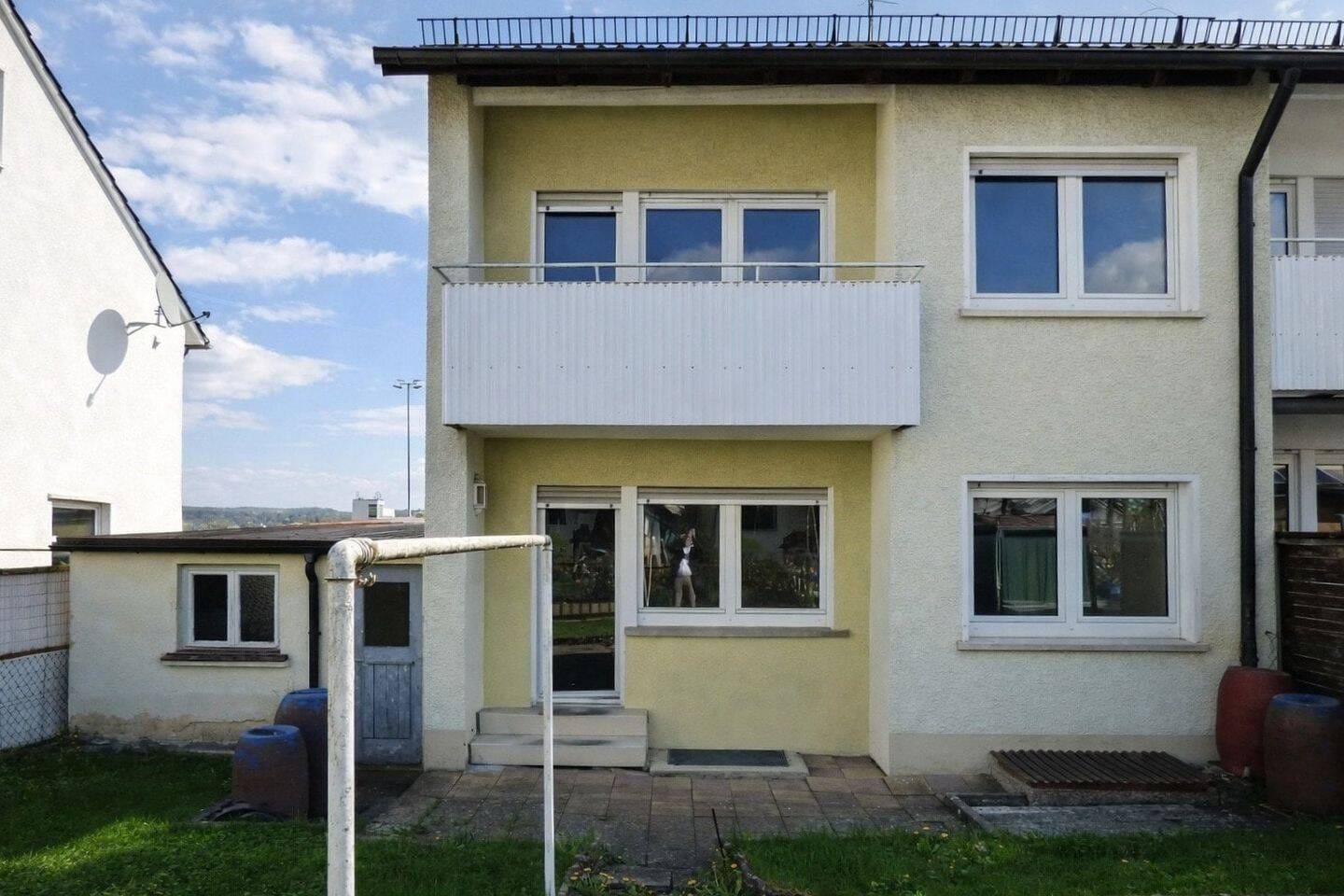 Immobilie in Giengen an der Brenz - Reihenendhaus mit Potenzial: Gestalten Sie Ihr neues Zuhause - Bild 2